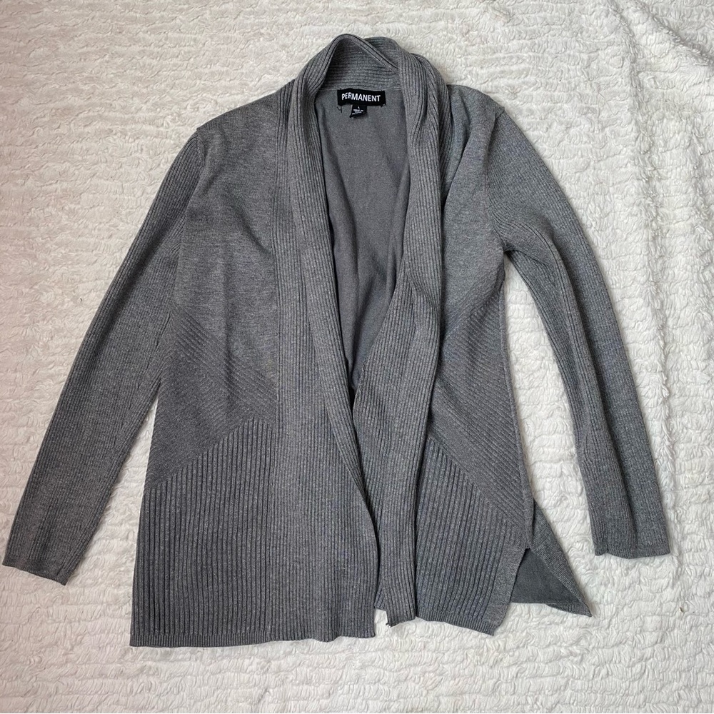 Permanent woman’s gray sweater cardigan L